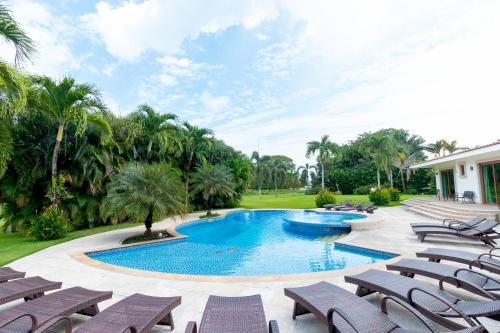 Palmarenas Pacific Retreat in El Chirú