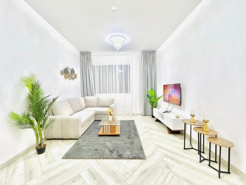 Stylish 1 Bedroom Apartment in the Heart of JVC, Dubai (photo 3)