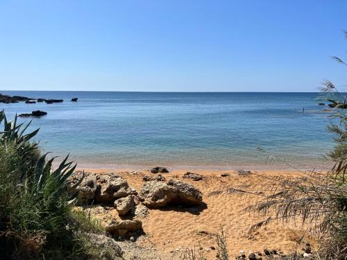 สภาพแวดล้อมโดยรอบ, Bungalow tra natura e mare in โกรโตเน