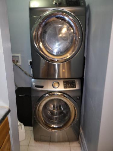 Homely 3 Bedroom unit in Newark, USA