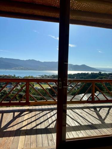 สภาพแวดล้อมโดยรอบ, Jacuzzi e Piscina com Borda Infinita e Vista Incrível para o Mar (Jacuzzi e Piscina com Borda Infinita e Vista Incrivel para o Mar) in หาดอิตากวันดูบา