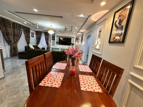 Arek Condos Accra in เทซาโน