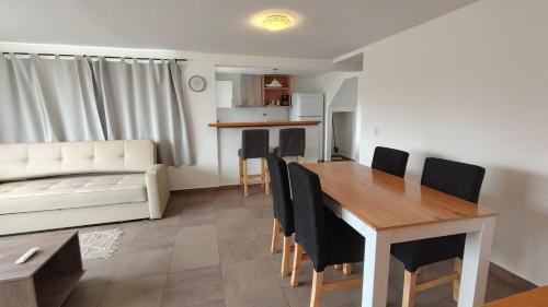 Cerro Piramide Alojamiento in Caviahue