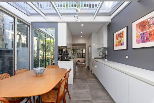 Art's Terrace - Central Surry Hills & Alfresco Charm - image 7