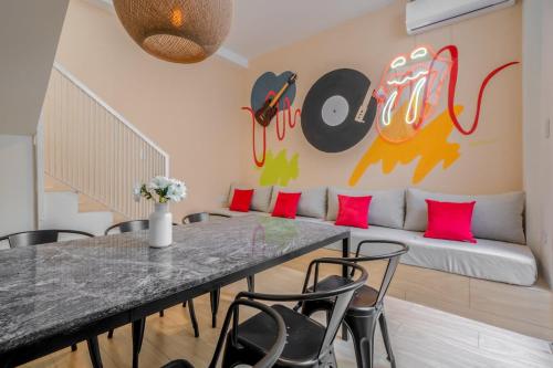 Fliphaus Serrano 1100 - Microteatro Plaza Cortazar 9 pax in Villa Crespo