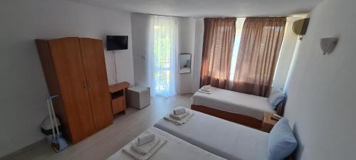 Sineva Guest House