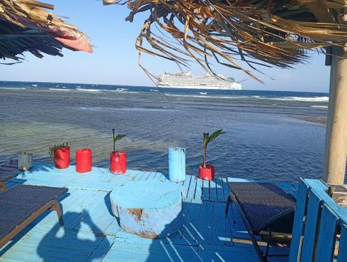 Beach, Victoria's Beach House  in Roatan Island