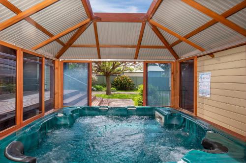 Pax & Coral - Pet Friendly House with Spa in 저비스 베이