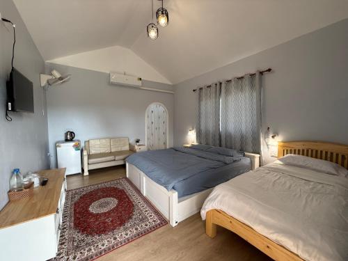 2 bedrooms, 4 beds