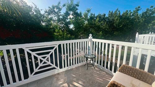 Balcony/terrace, Beautiful Experience in Alice Town