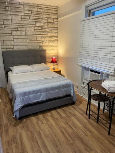 Private Room #1 on Taylor