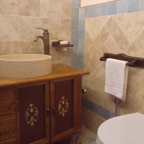 Bathroom, Pantorano rooms in Spinetoli