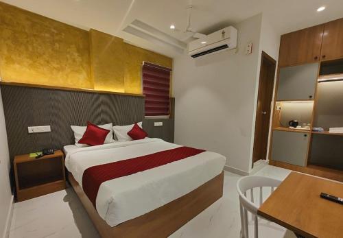 room detail thumbnail 0