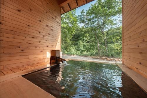 Hot spring bath, 孫六温泉六庵 in Semboku