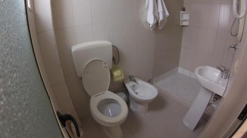 Budget Double Room image 10