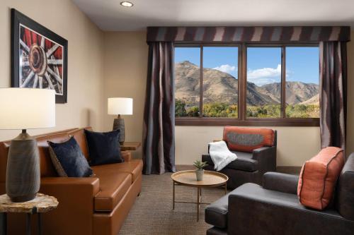 The Golden Hotel, Ascend Hotel Collection