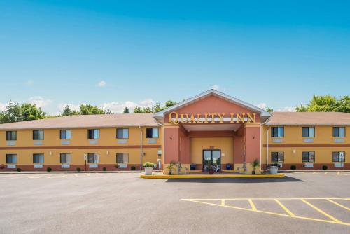 Quality Inn O'Fallon IL - St Louis in OFallon, USA