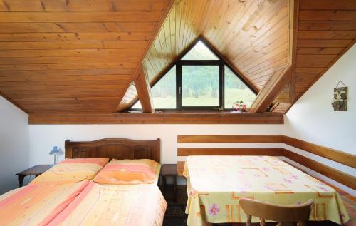 Apartment with Mountain View