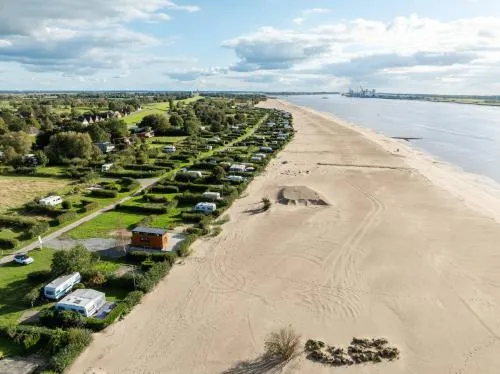 Tiny House direkt am Weserstrand in Sandstedt, Deutschland