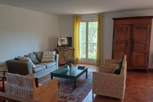 Family villa in wooded estate near the sea in Saint-Raphael