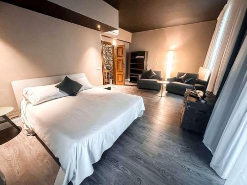 2 bedrooms, 4 beds