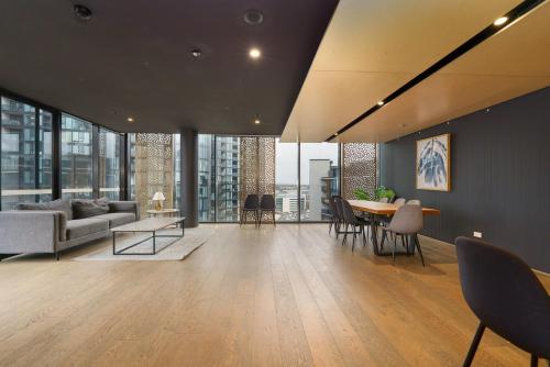 المرافق, Luxury 1BR Apt with Lake Views in Belconnen - Hosted by Canstay in بلكونين