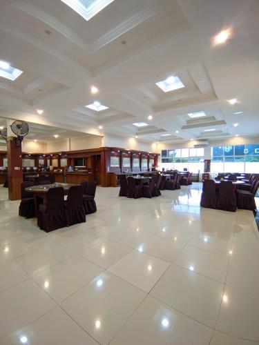 Restaurant, Hotel Diana in Lhokseumawe