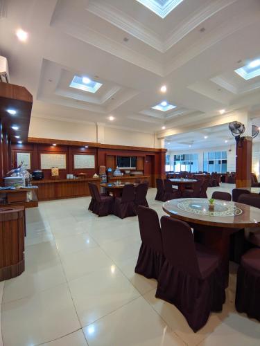 Restaurant, Hotel Diana in Lhokseumawe