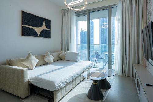 Elegant Downtown Escape 1BR w Balcony, Pool & Gym, Dubái (foto 6)