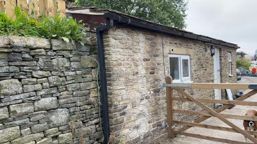The Den at Moorside, one bed studio on working farm in Mottram