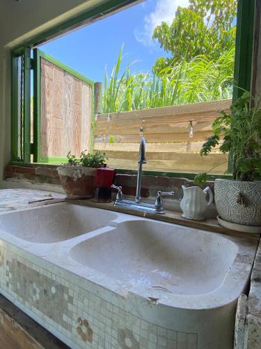 ห้องน้ำ, Sabana Cottage Village in เกบราดีญัส