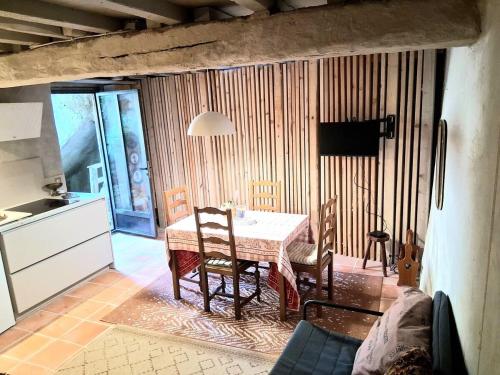 - Atelier - in Conques-Sur-Orbiel