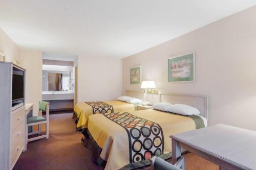 Super 8 by Wyndham Jasper TX in Jasper, USA
