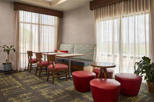 Hampton Inn Colby - image 13