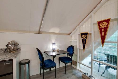 Amazing Tented Cabin with Hot-tub in Scottsboro, Alabama in Guntersville (AL)