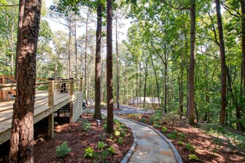 Amazing Tented Cabin with Hot-tub in Scottsboro, Alabama in Guntersville (AL)