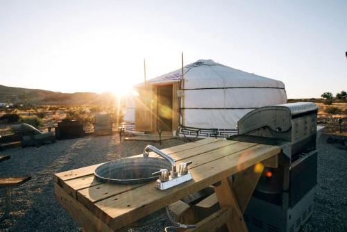 Peaceful Stargazing Yurt on a Glamping Site near Joshua Tree National Park, California