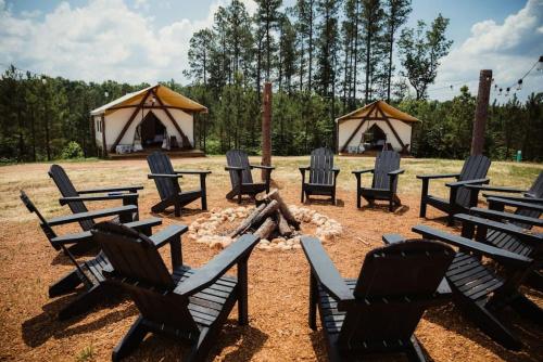 Deluxe Safari Tent with Indoor Jacuzzi in Kentucky in Blue Spring (KY)