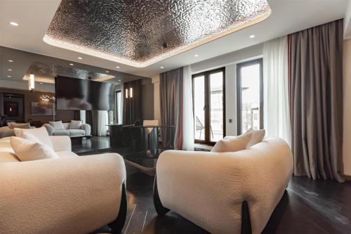 Adia Aluma Athens Curio Collection by Hilton - image 11