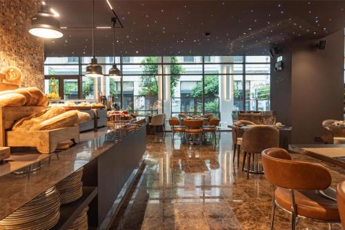 Adia Aluma Athens Curio Collection by Hilton - image 12