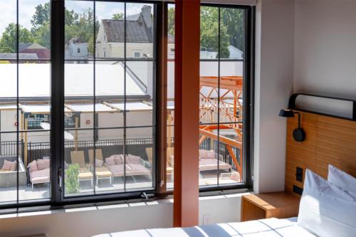 King Room with Pool View