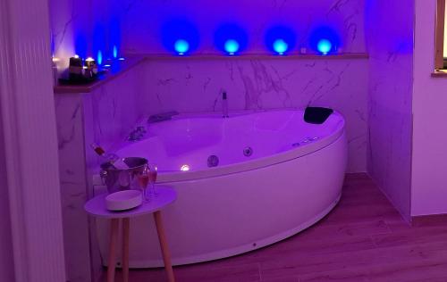 Baño, Suite 6 in Brindisi