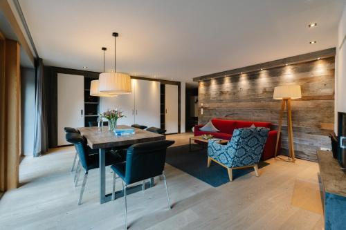 2 bedrooms, 3 beds