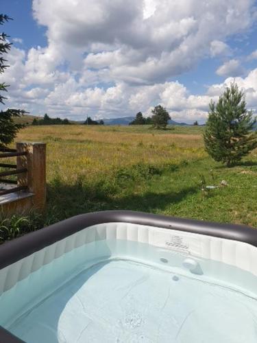 Peldbaseins, Apartman Lena in Kupres