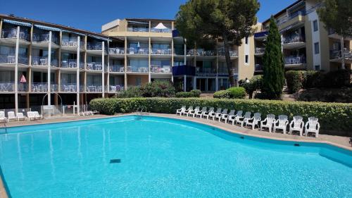 外部景觀, Résidence Goélia Arcadius (Residence Goelia Arcadius) in 巴拉呂克萊班