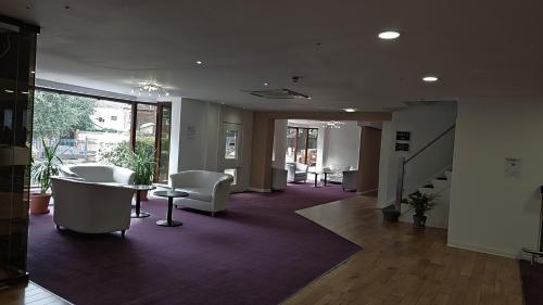 Lobby, Quality Skyline Hotel Luton in Luton
