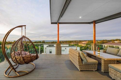 Family Holiday Retreat - Pool & Bay Views – khách sạn tại Mount Martha