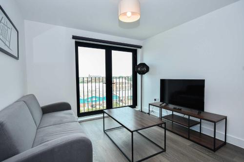 Modern & Convenient 2 Bedroom Liverpool Apartment, Liverpool (photo 9)