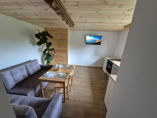 Miętowy domek z balią jacuzzi