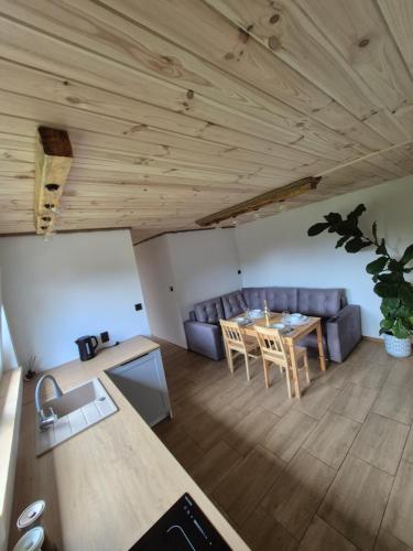 Miętowy domek z balią jacuzzi